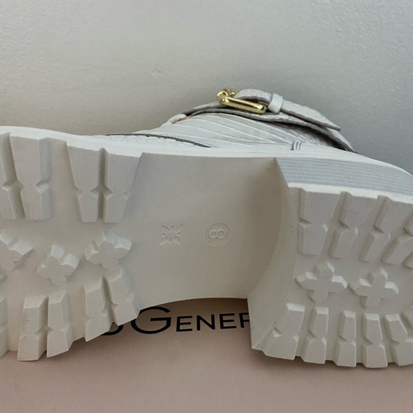 BCBGeneration Nubi Combat Bootie White - Picture 6 of 10